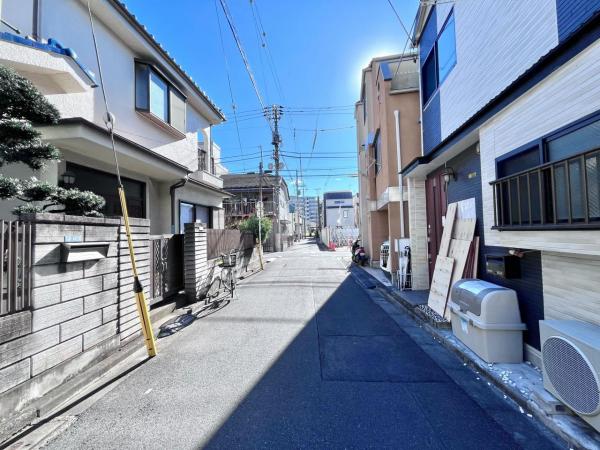 北区志茂1丁目 中古戸建 前面道路含む現地写真