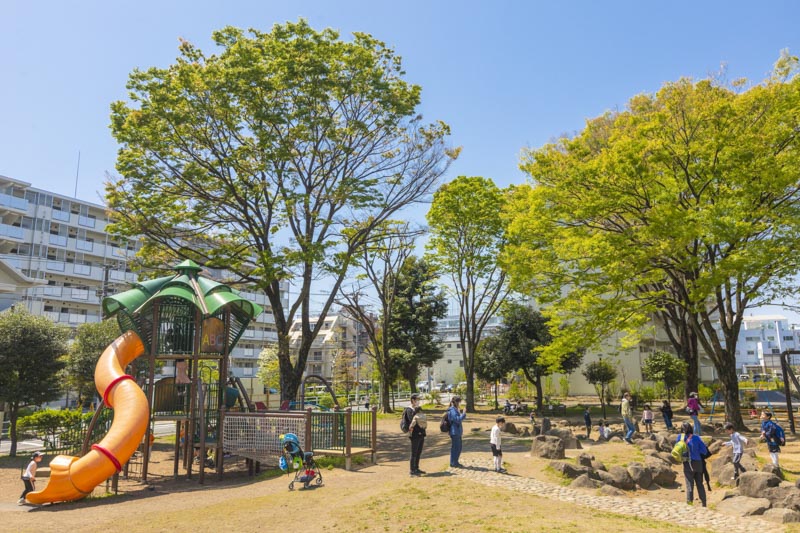 北区志茂1丁目 中古戸建 前面道路含む現地写真