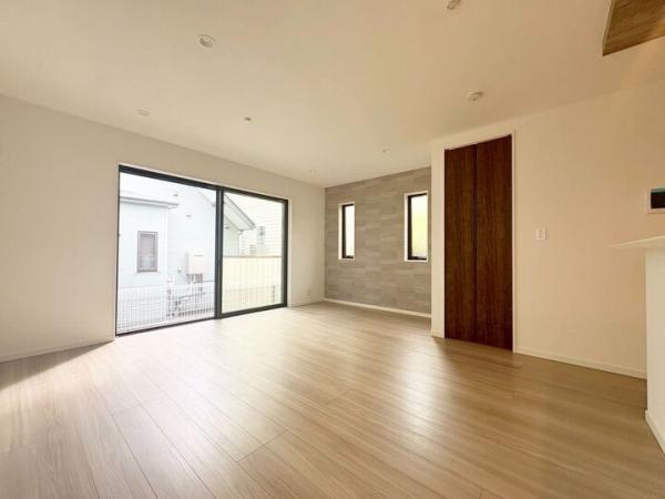小金井市貫井南町1丁目の新築戸建 リビング