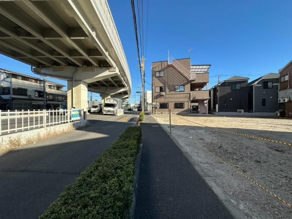 江戸川区春江町3丁目 土地 全3区画 前面道路含む現地写真