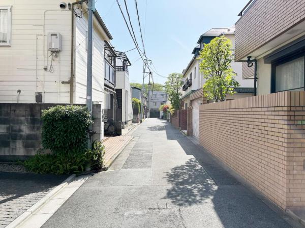 文京区白山4丁目 中古戸建 前面道路含む現地写真