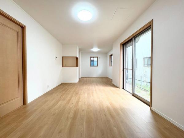東村山市恩多町5丁目の戸建 リビング