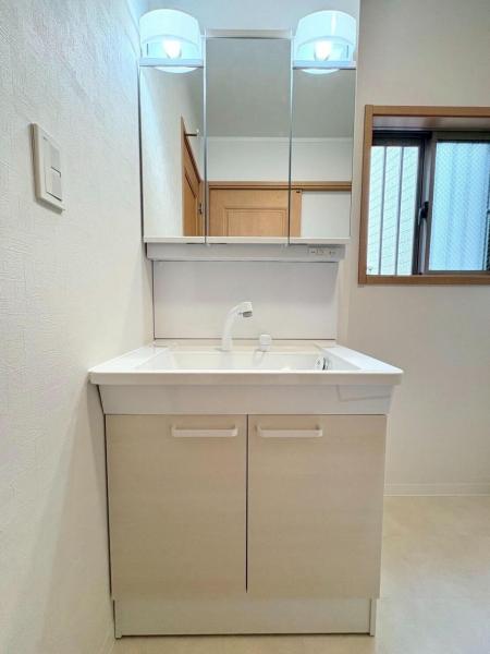 東村山市恩多町5丁目の戸建 洗面化粧台