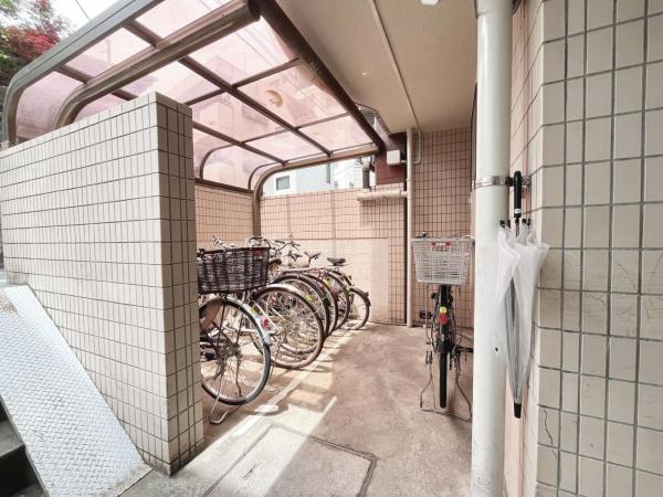 リーフハイツ西日暮里 駐輪場
