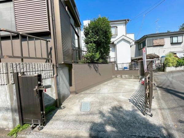 東大和市高木町2丁目の戸建 駐車場