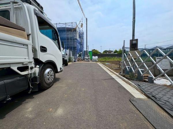東村山市久米川町3丁目の戸建　ラスト1棟 前面道路含む現地写真