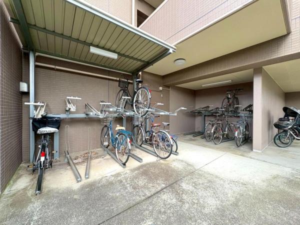 クオーレ武蔵大和パテラ 駐輪場