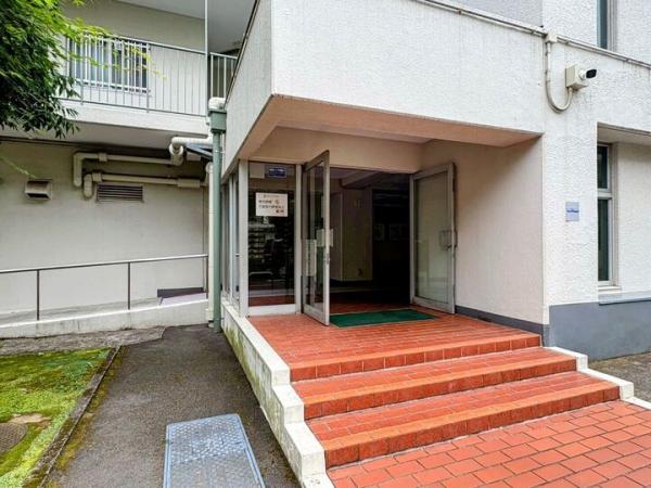 東大和グリーンタウン2号棟 玄関