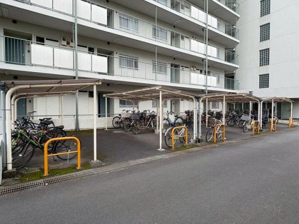 東大和グリーンタウン2号棟 駐輪場