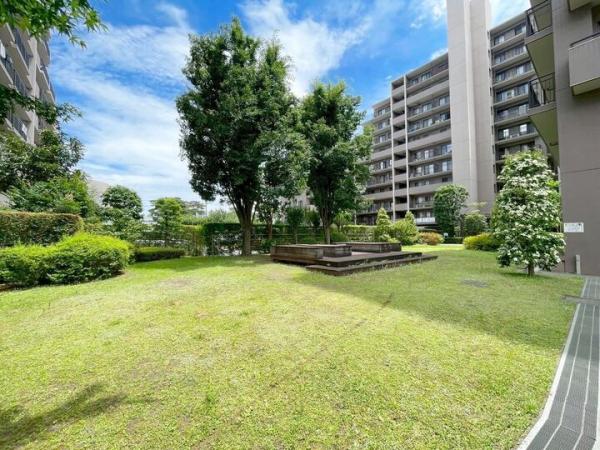 ヴィラージュヴェール一番館 中庭