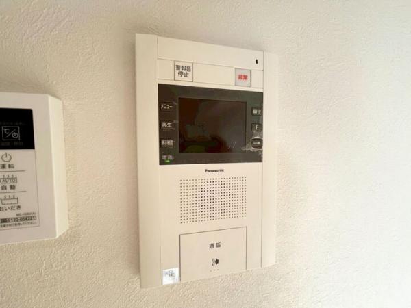 ヴィラージュヴェール一番館 TVモニター付きインターフォン