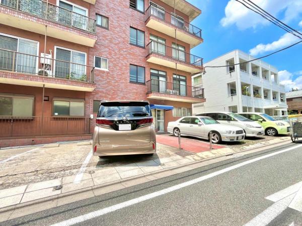 本郷マンション 敷地内駐車場