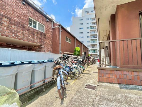 本郷マンション 駐輪場