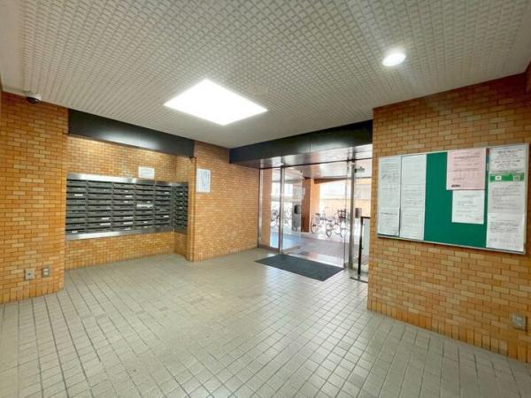 ライオンズマンション一橋学園 エントランスホール