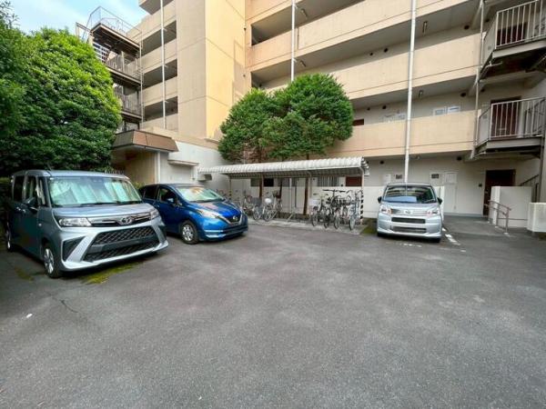 シャルマンコーポ東村山 敷地内駐車場