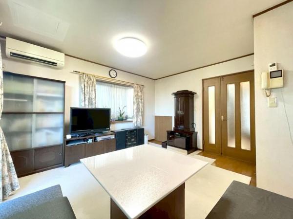 東大和市中央4丁目の戸建 リビングダイニング