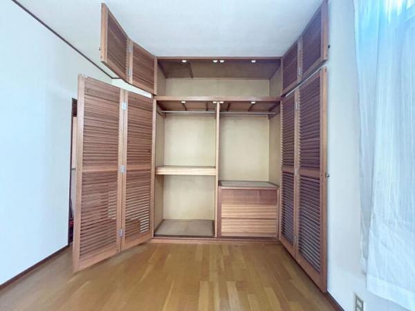 東大和市狭山4丁目の戸建 収納