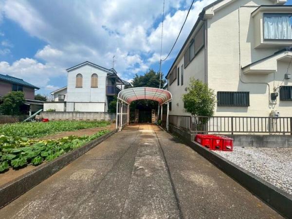 東大和市狭山4丁目の戸建 駐車場