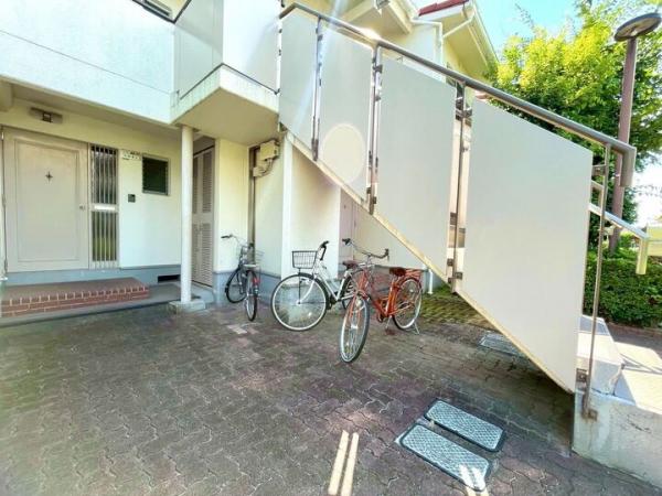 ホームタウン宮前住宅6号棟 駐輪場