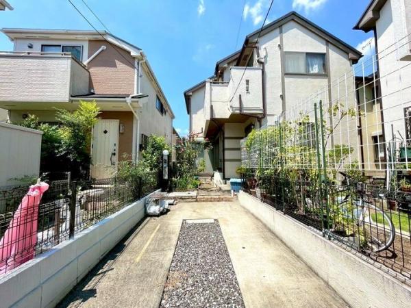小平市学園東町3丁目の戸建 駐車場