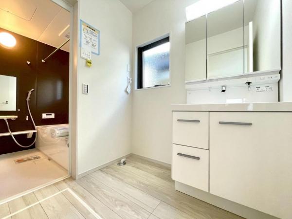 小平市上水新町2丁目の新築戸建 ランドリースペース