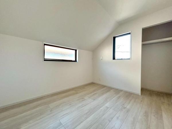小平市上水新町2丁目の新築戸建 リビング以外の居室