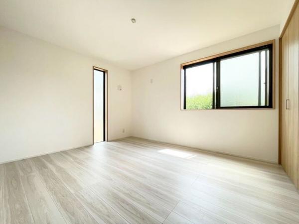 東大和市向原6丁目の新築戸建 洋室