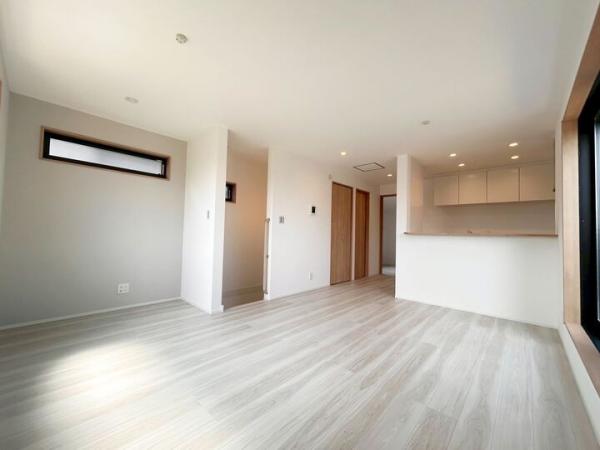 東大和市向原6丁目の新築戸建 リビング