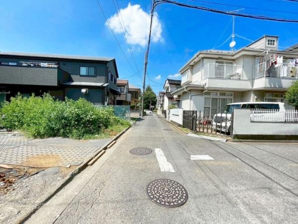 東大和市向原6丁目の新築戸建 前面道路含む現地写真