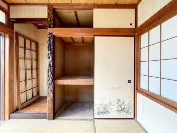 東大和市蔵敷1丁目の中古戸建 収納