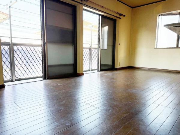 千葉市若葉区大宮台1丁目 中古戸建 リビング