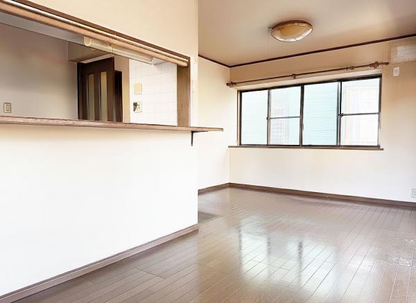 千葉市若葉区大宮台1丁目 中古戸建 リビング