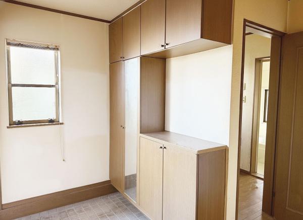 千葉市若葉区大宮台1丁目 中古戸建 玄関