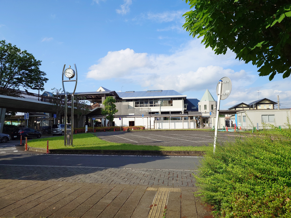 千葉市若葉区大宮台1丁目 中古戸建 前面道路含む現地写真