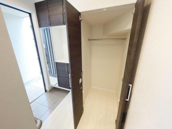 荒川区荒川4丁目 借地権付き 中古戸建 玄関