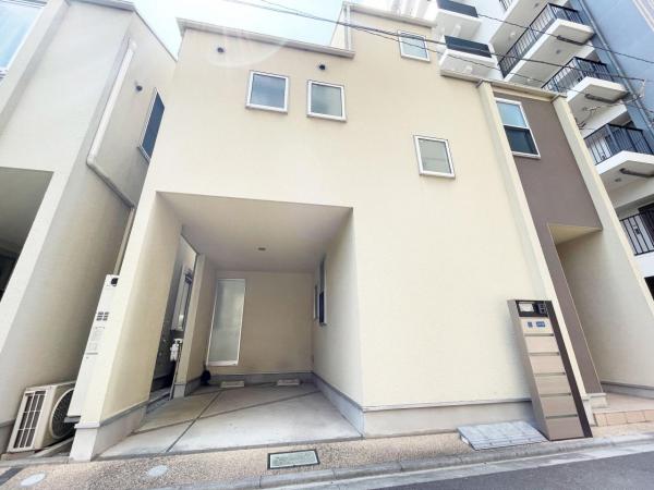 荒川区荒川4丁目 借地権付き 中古戸建 駐車場