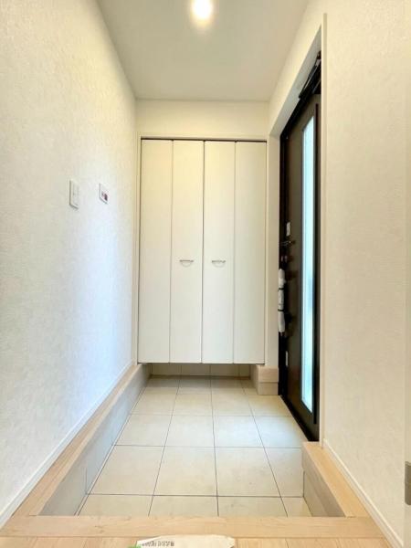東村山市青葉町3丁目の新築戸建 玄関