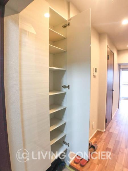 入谷松が谷マンション 玄関