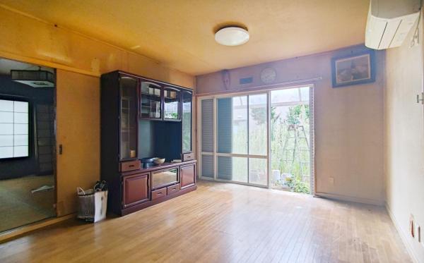 三郷市早稲田　中古戸建 リビング