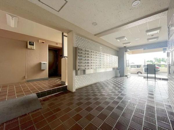 国分寺ビューハイツ 玄関(共用部)