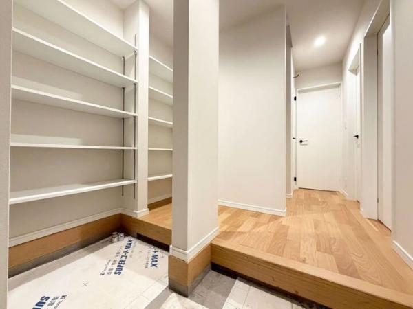東村山市富士見町4丁目の新築戸建 玄関