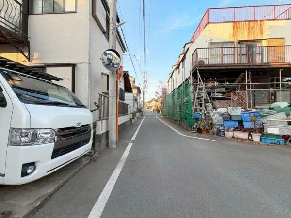 東村山市富士見町4丁目の新築戸建 前面道路含む現地写真
