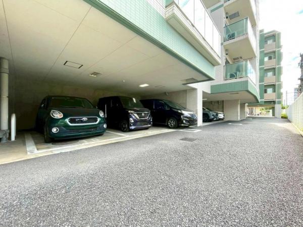 ディアグランゼ東村山 敷地内駐車場