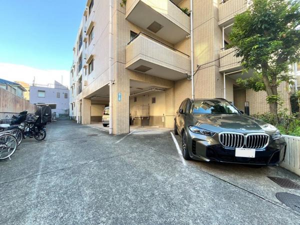 サンコート池袋 敷地内駐車場