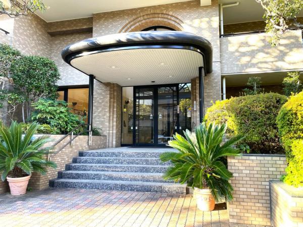シティクレスト東寺尾 壱番館 エントランス（外）
