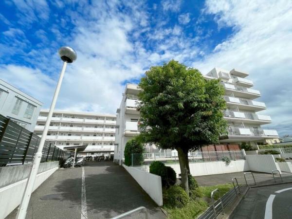 東大和ナショナルコート 外観写真