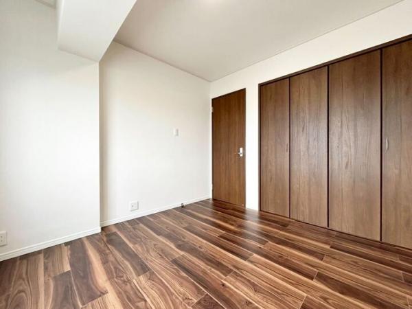 東大和ナショナルコート 寝室