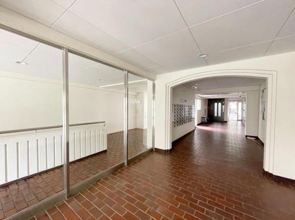 東大和ナショナルコート エントランスホール