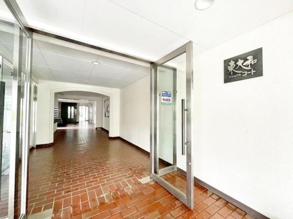 東大和ナショナルコート エントランスホール