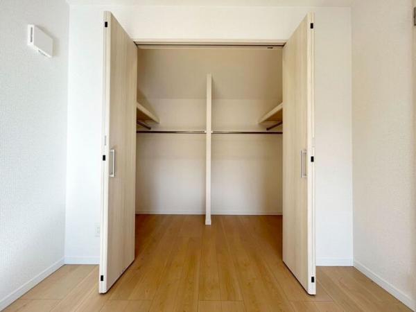 小平市津田町2丁目の新築戸建 ウォークインクローゼット